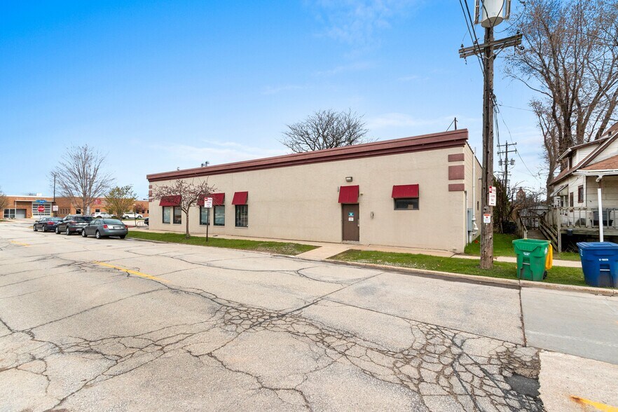 More Photos Of 445 S Adams St, Green Bay Office For Lease