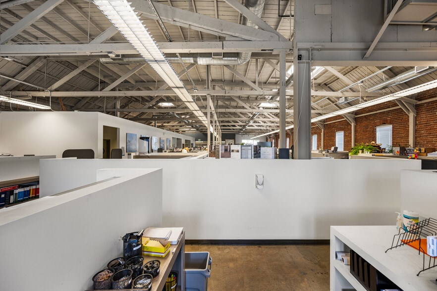 More Photos Of 321 W Chapman Ave, Orange Office For Lease