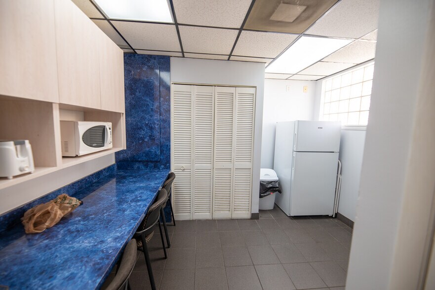 More Photos Of 6025 N Dale Mabry Hwy, Tampa Storefront Retail Office For Lease