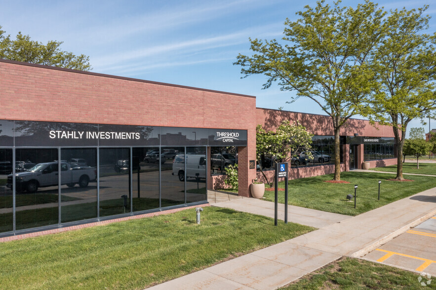 Primary Photo Of 7065 Vista Dr, West Des Moines Office For Lease