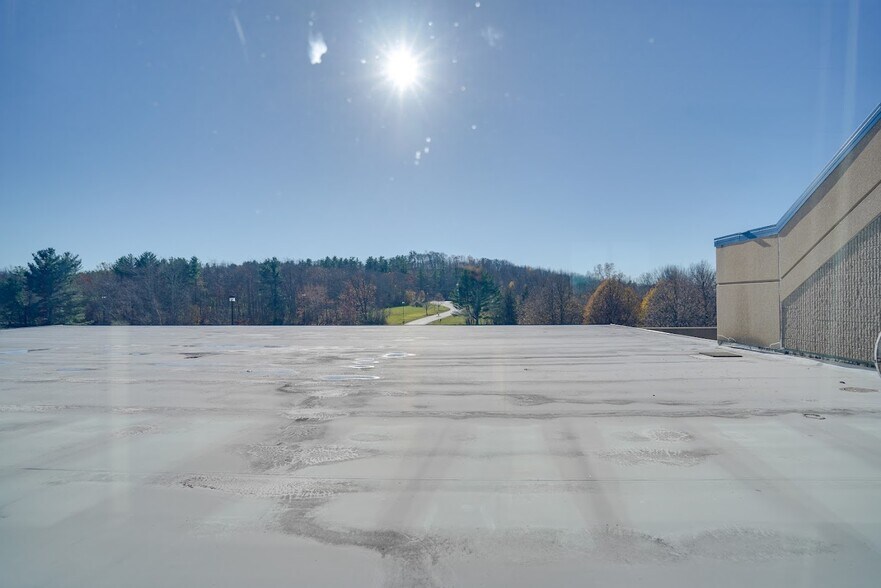 More Photos Of 275 Portsmouth Ave, Stratham Light Manufacturing For Sale