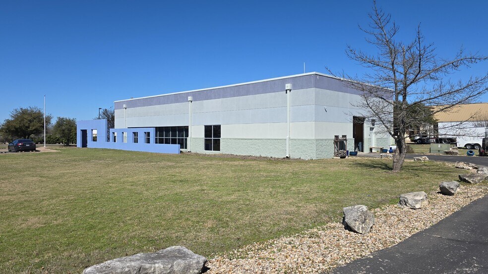 More Photos Of 4 Sierra Way St, Georgetown Light Distribution For Sale