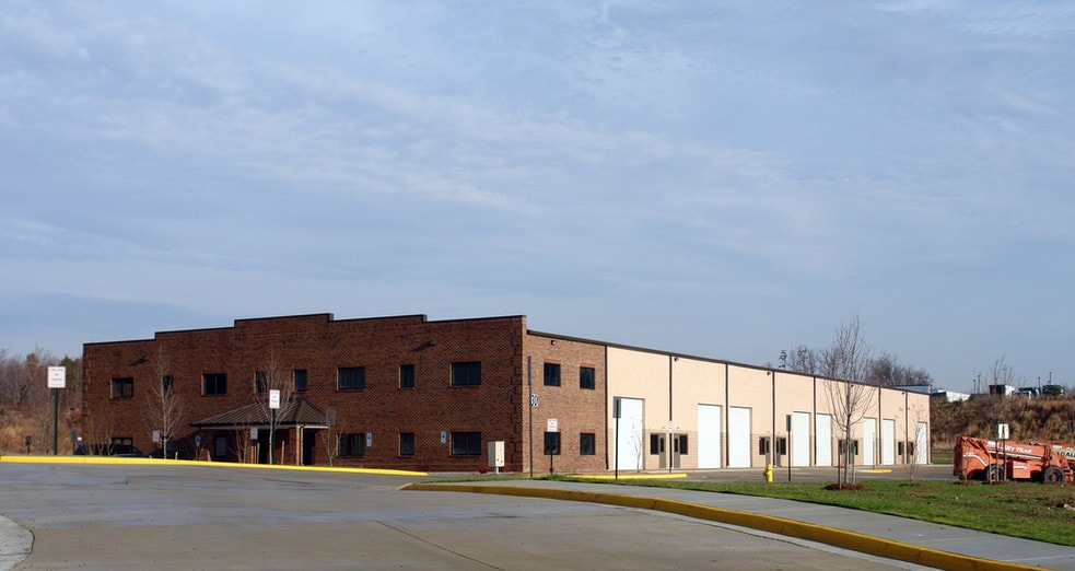 More Photos Of 30 Blackjack Rd, Fredericksburg Warehouse For Lease