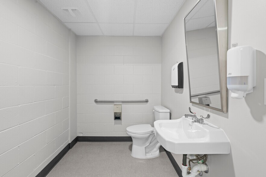 More Photos Of 120 SW Broadway St, Ocala Loft Creative Space For Lease