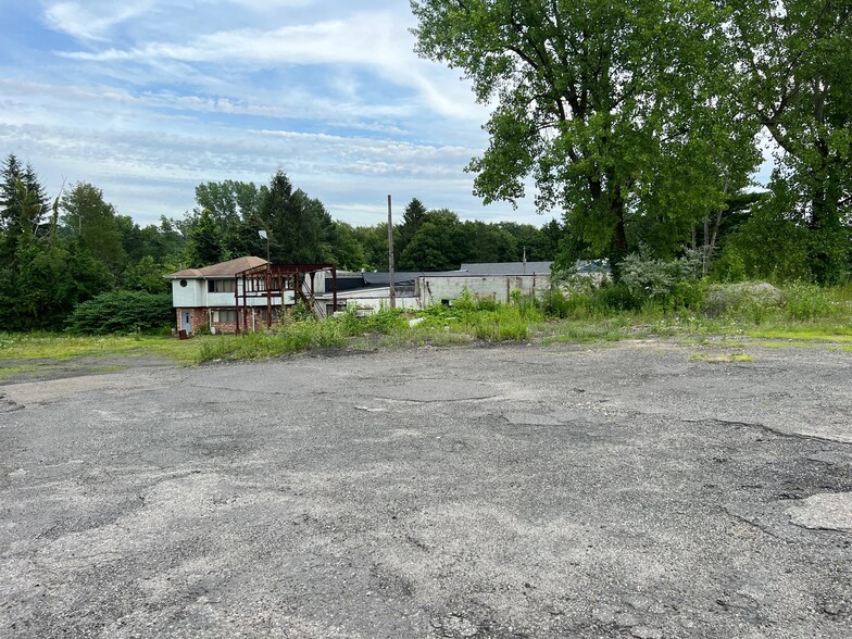 Primary Photo Of 152 Waterbury Rd, Prospect Auto Repair For Sale