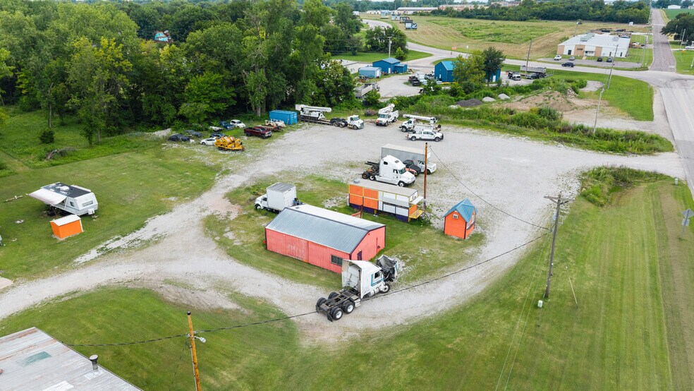 More Photos Of 1420 Highway M, Sedalia Service Station For Sale