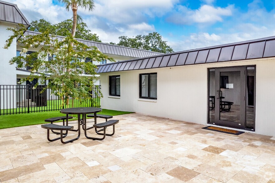 More Photos Of 2025 Rogers St, Clearwater Apartments For Sale