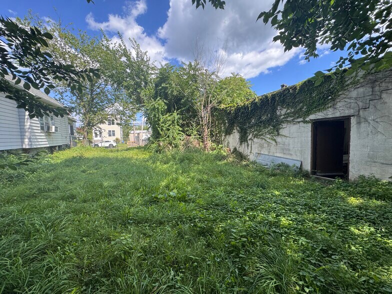 More Photos Of 1306 Broadway, Albany Manufacturing For Sale