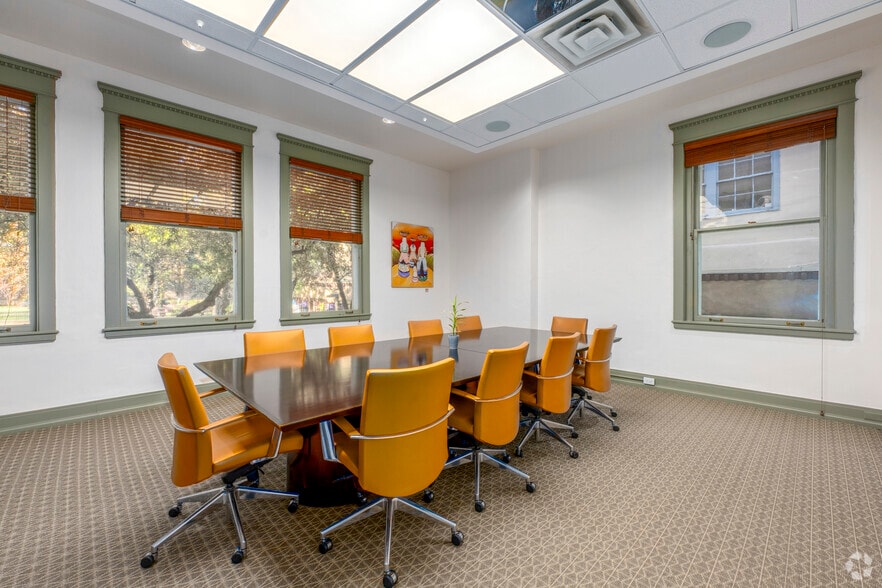 More Photos Of 141 E Palace Ave, Santa Fe Coworking Space