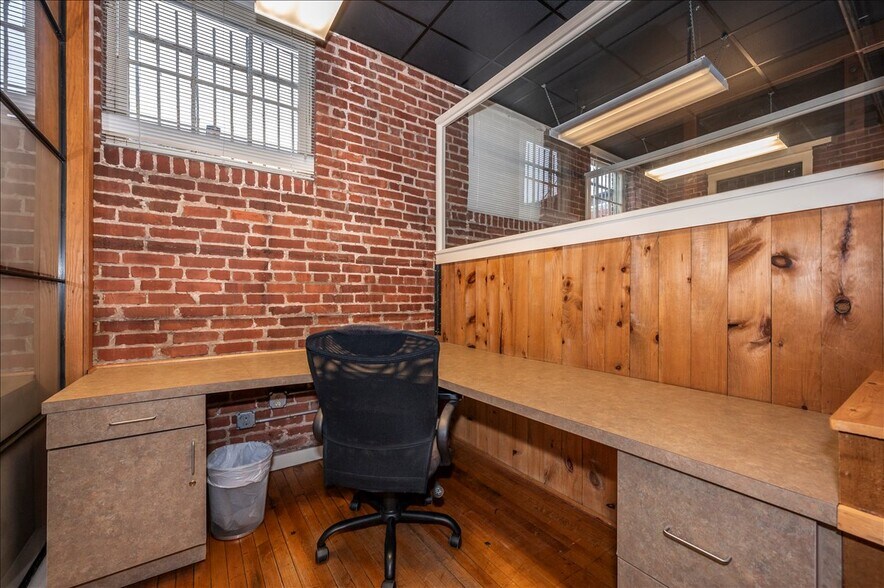More Photos Of 47 E All Saints St, Frederick Loft Creative Space For Sale