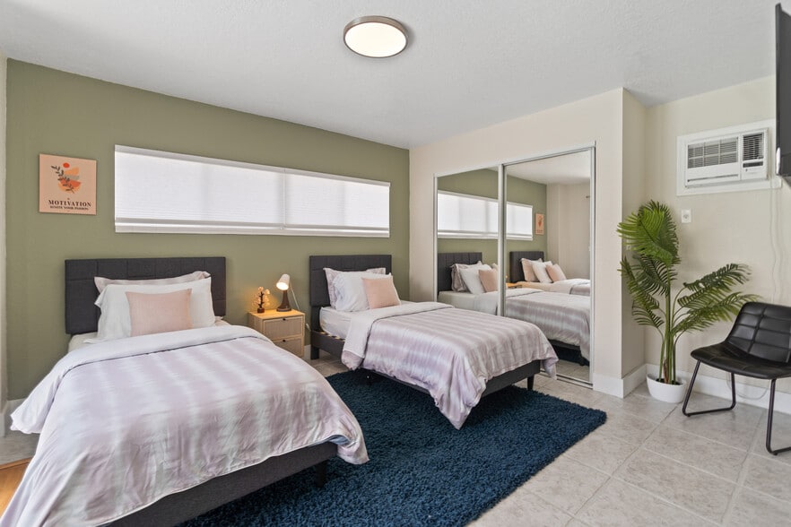 More Photos Of 1520 NE 51st St, Fort Lauderdale Apartments For Sale