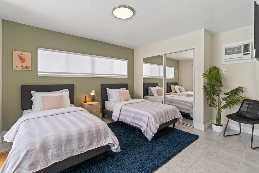 More Photos Of 1520 NE 51st St, Fort Lauderdale Apartments For Sale
