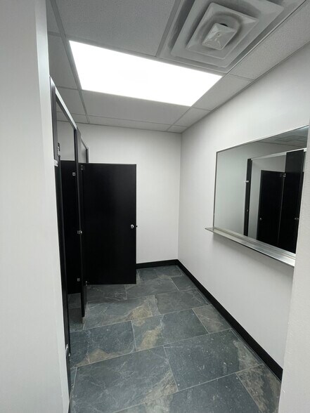 More Photos Of 223 NE Loop 820, Hurst Medical For Lease
