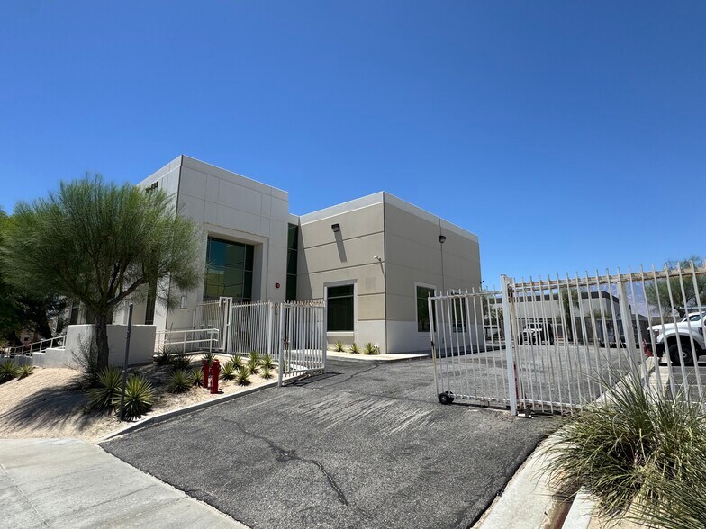 More Photos Of 30695 Hill St, Thousand Palms Warehouse For Lease