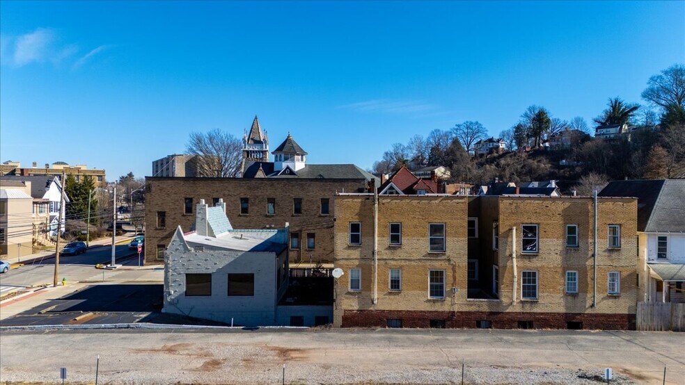 More Photos Of 926 Market St, Parkersburg Office Residential For Sale