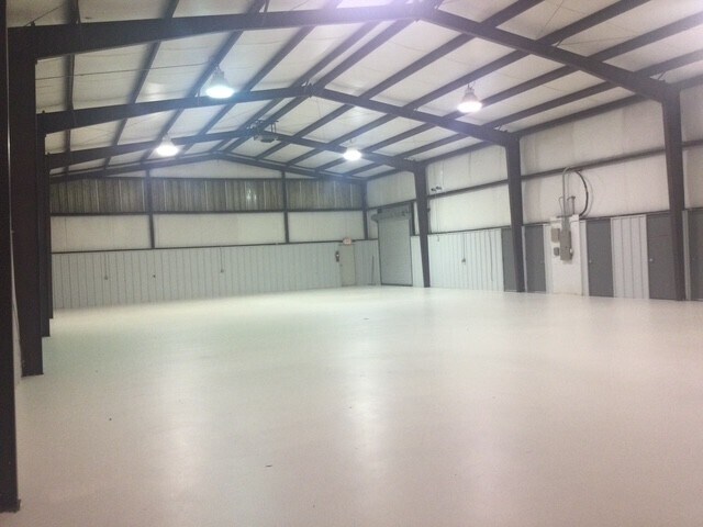 More Photos Of 30 River Ct, Cartersville Warehouse For Sale