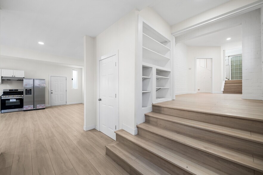 More Photos Of 2823 W 8th St, Los Angeles Office For Lease