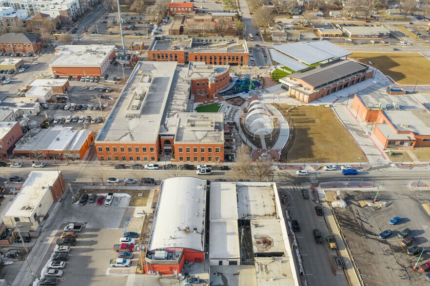 More Photos Of 127 SE 3rd St, Lees Summit Freestanding For Lease