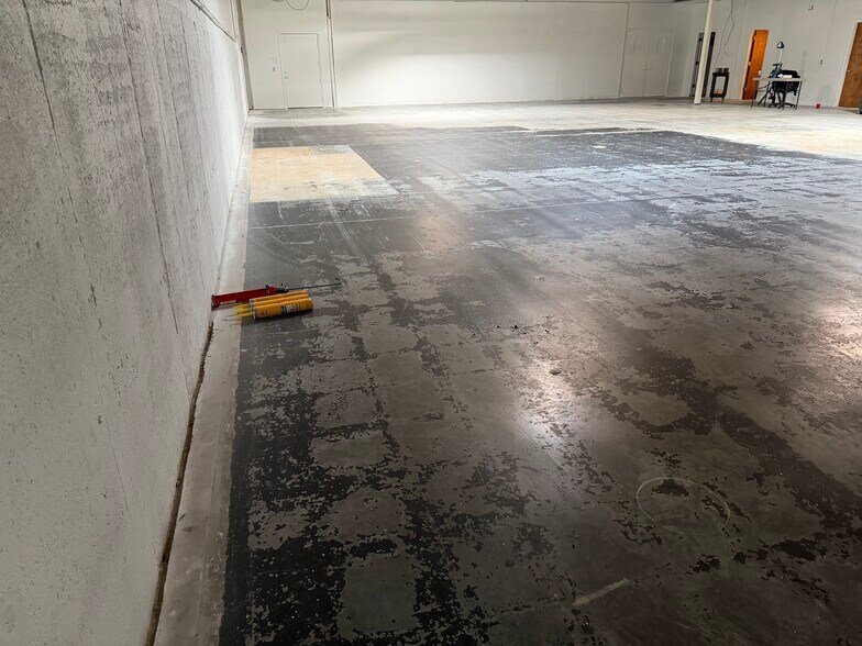 More Photos Of 11 Comstock Pky, Cranston Freestanding For Lease