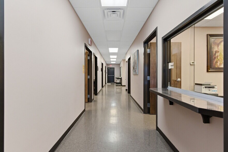 More Photos Of 142 Hampton Ct, Commerce Rehabilitation Center For Sale