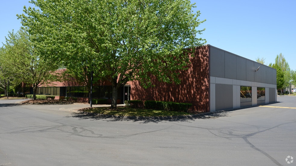 More Photos Of 9500-9560 SW Nimbus Ave, Beaverton Flex For Lease
