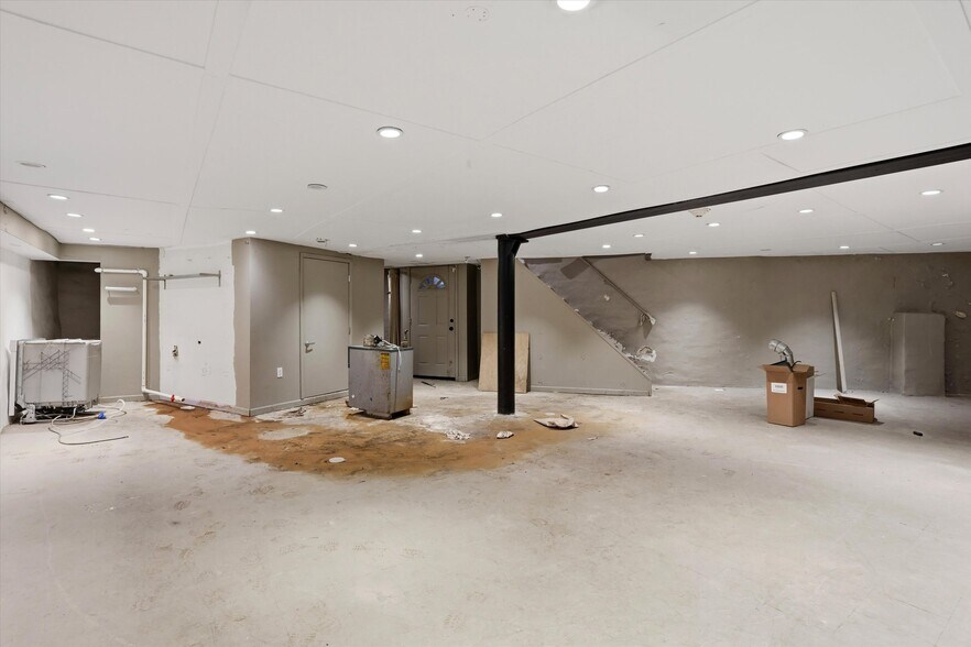 More Photos Of 1600 E Passyunk Ave, Philadelphia Storefront Retail Residential For Sale