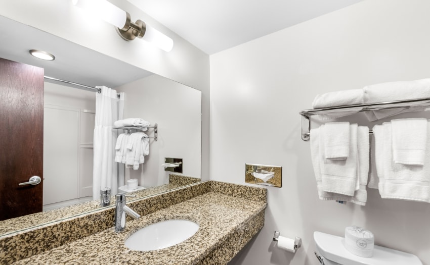 More Photos Of 265 33rd Ave, Columbus Hotel For Sale