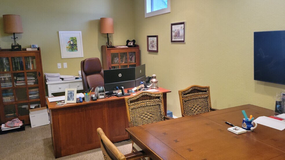 More Photos Of 473 S Indiana Ave, Englewood Coworking Space