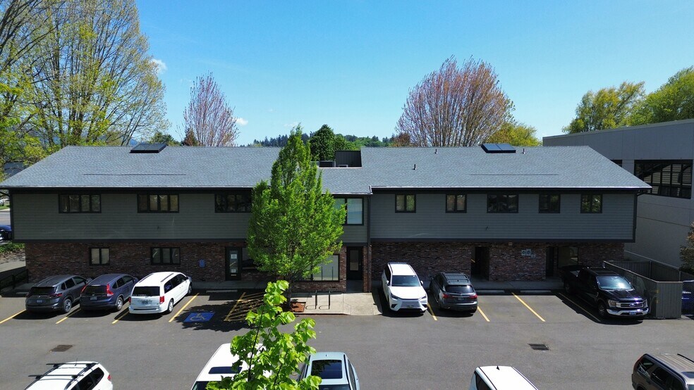More Photos Of 313-337 Goodpasture Island Rd, Eugene Office For Sale