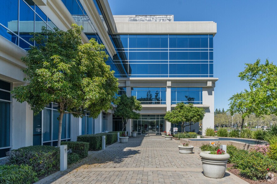 More Photos Of 5050 Hopyard Rd, Pleasanton Office For Sale