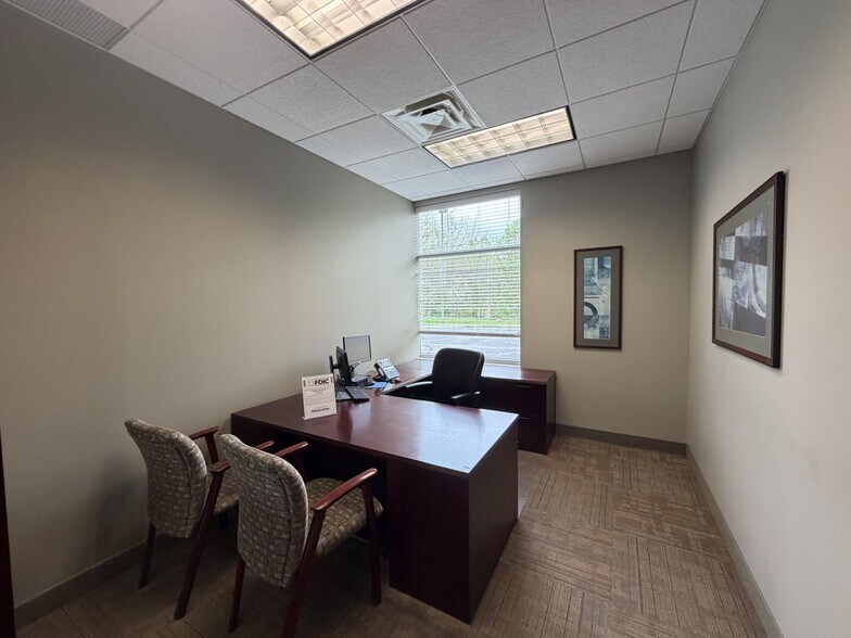 More Photos Of 7075 Aurora Rd, Aurora Bank For Sale