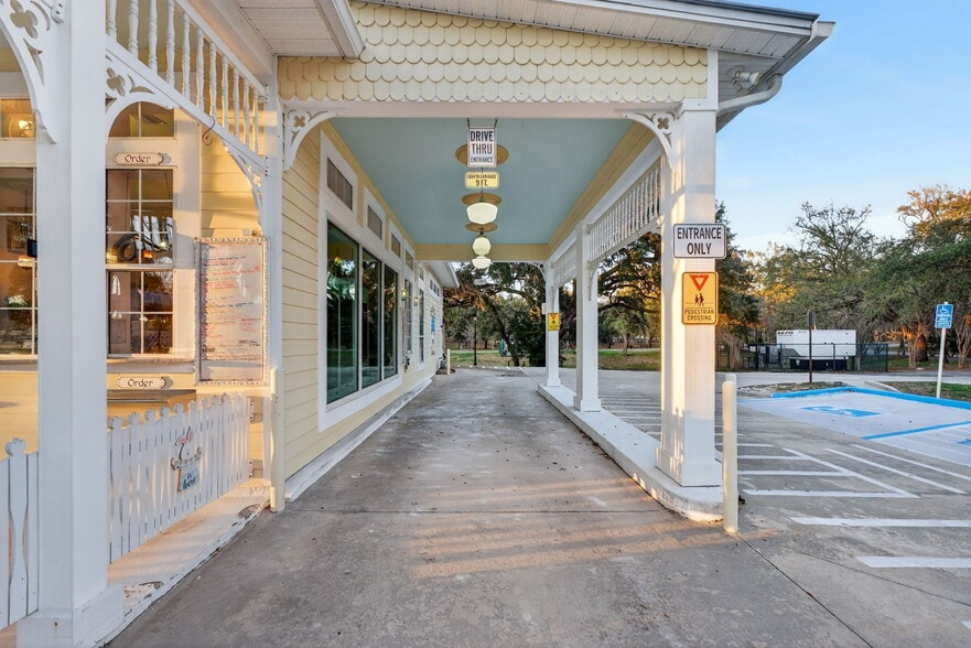 More Photos Of 197 E Church St, Deland Restaurant For Sale