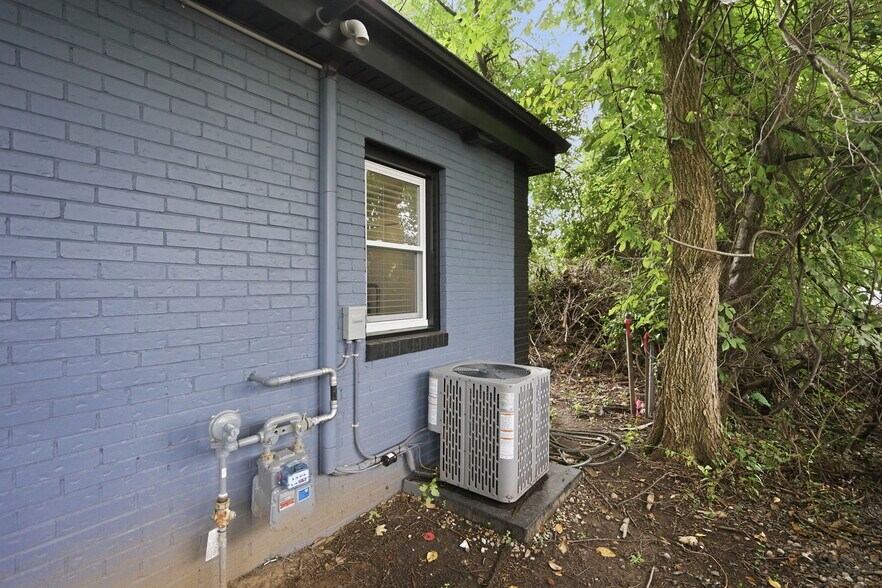 More Photos Of 25 Agawam Shopping Ct, Agawam Office For Sale