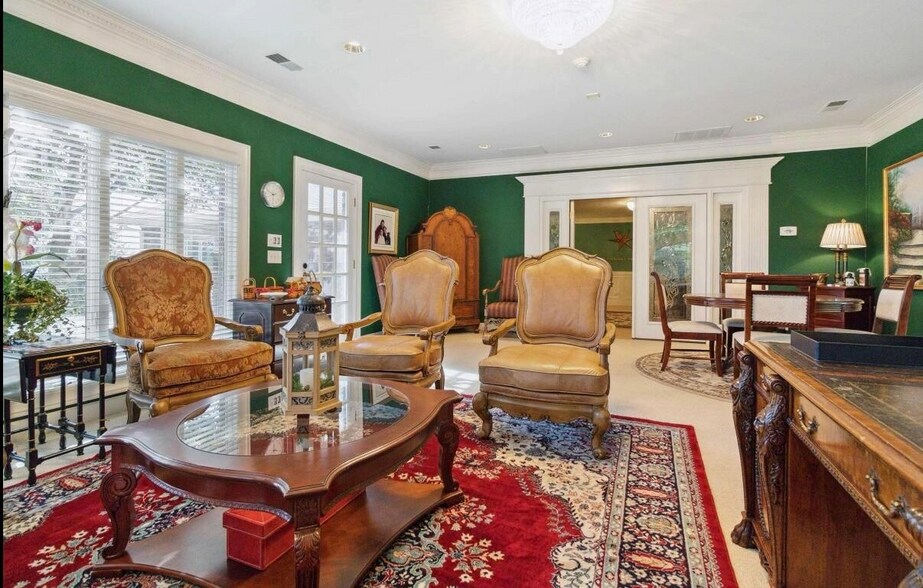 More Photos Of 853 E 4th St, London Office For Sale