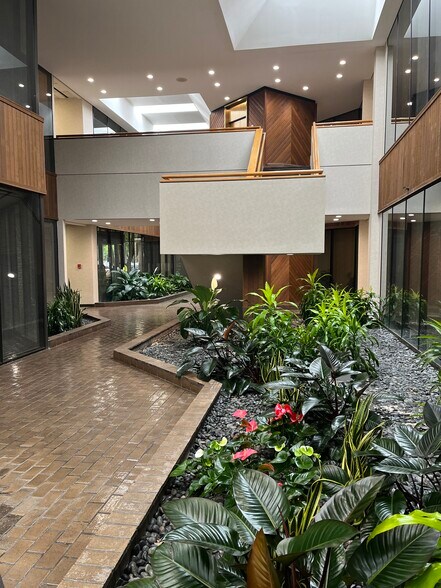 More Photos Of 700 Rockmead Dr, Kingwood Office For Lease