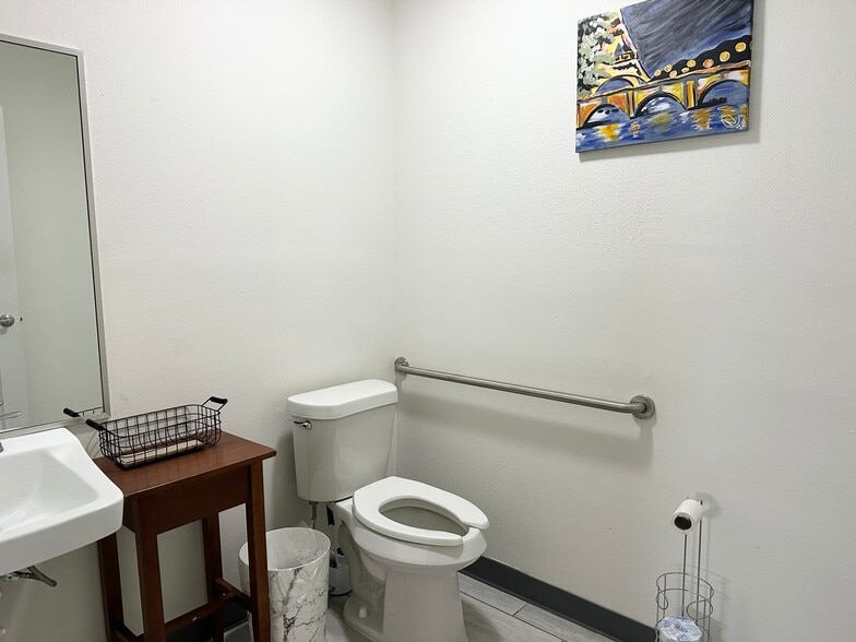 More Photos Of 525 Villa Maria Blvd, Brownsville Medical For Sale