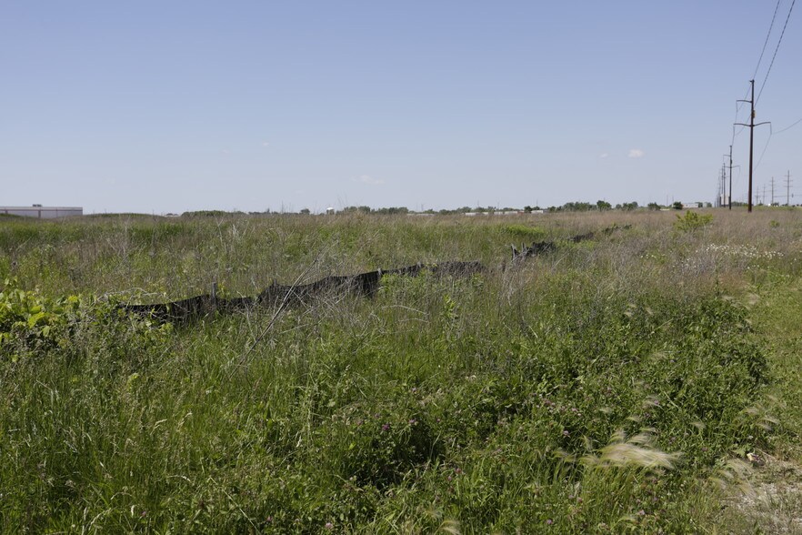 More Photos Of 001 Macom Dr, Dekalb Warehouse For Sale