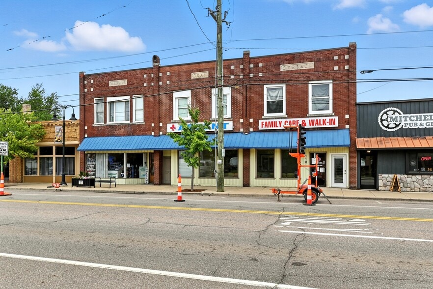 More Photos Of 110-114 W Grand River Ave, Webberville Storefront Retail Residential For Sale