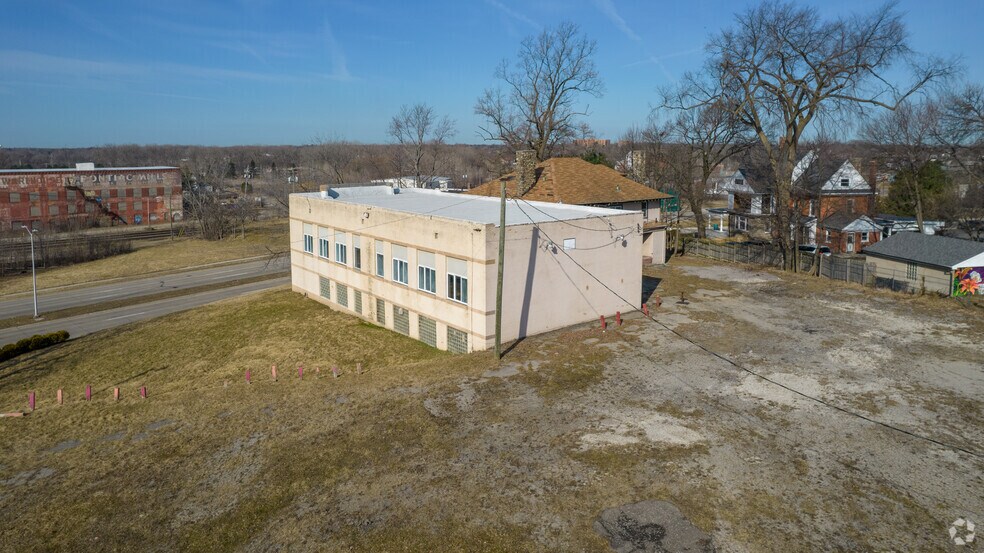 More Photos Of 46006 Woodward Ave, Pontiac Lodge Meeting Hall For Sale