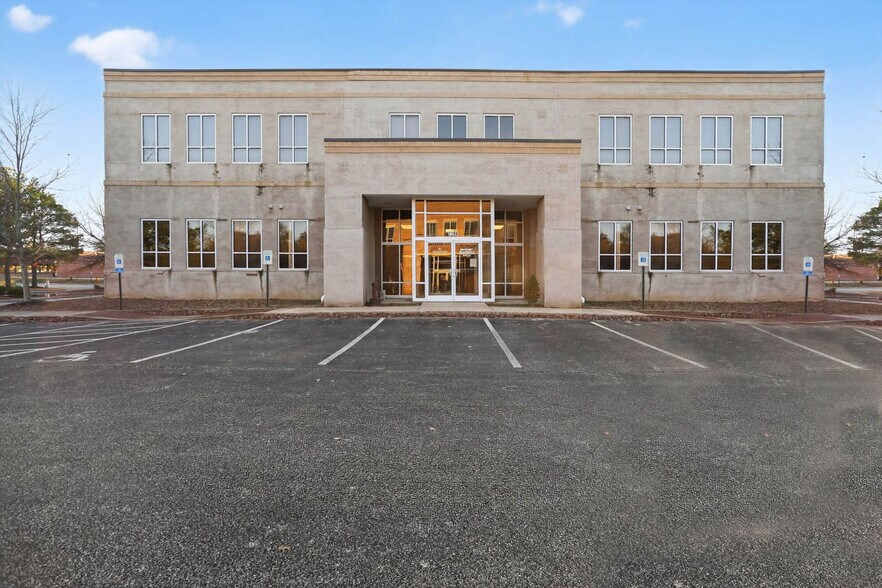 More Photos Of 7796 Wolf Trail Cv, Germantown Medical For Lease