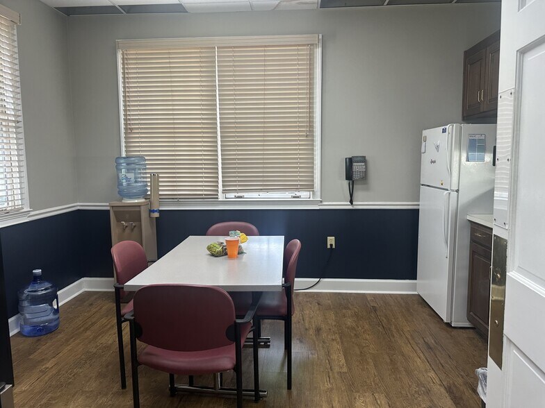 More Photos Of 3006 N Patterson St, Valdosta Office For Sale