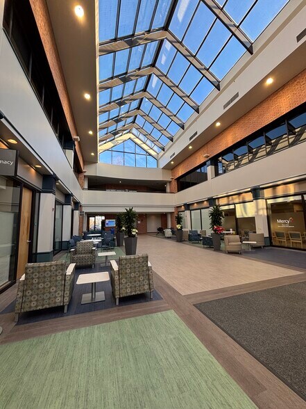 More Photos Of 12700 Southfork Rd, Saint Louis Medical For Lease