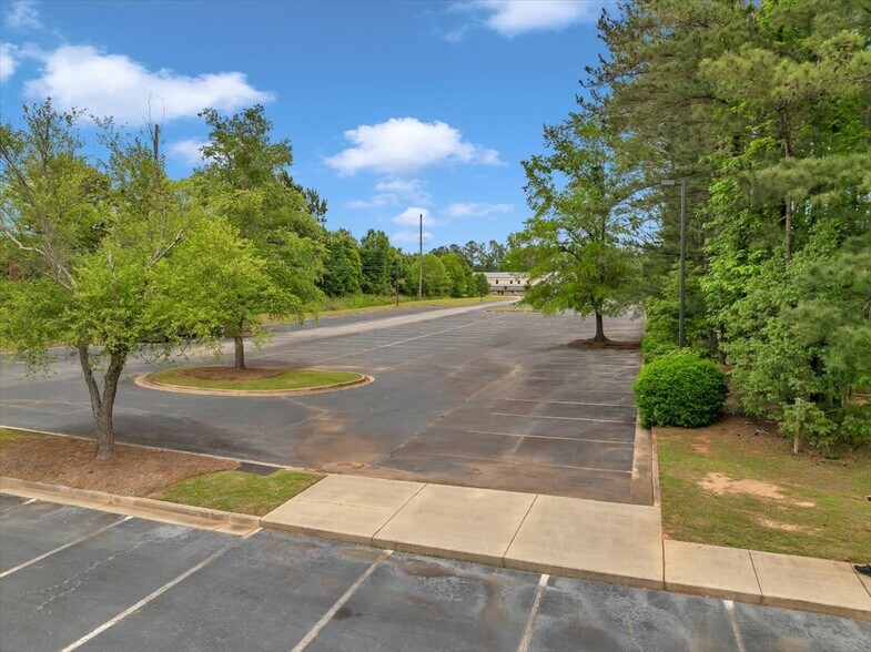 More Photos Of 4885 Riverside Dr, Macon-Bibb Office For Sale