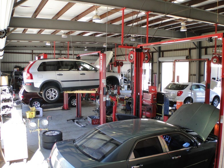 More Photos Of 11239 Veterans Memorial Dr, Houston Auto Repair For Sale