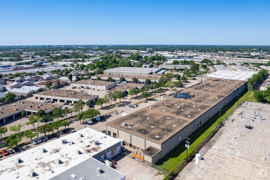 More Photos Of 2500-2530 Fairway Park Dr, Houston Warehouse For Lease
