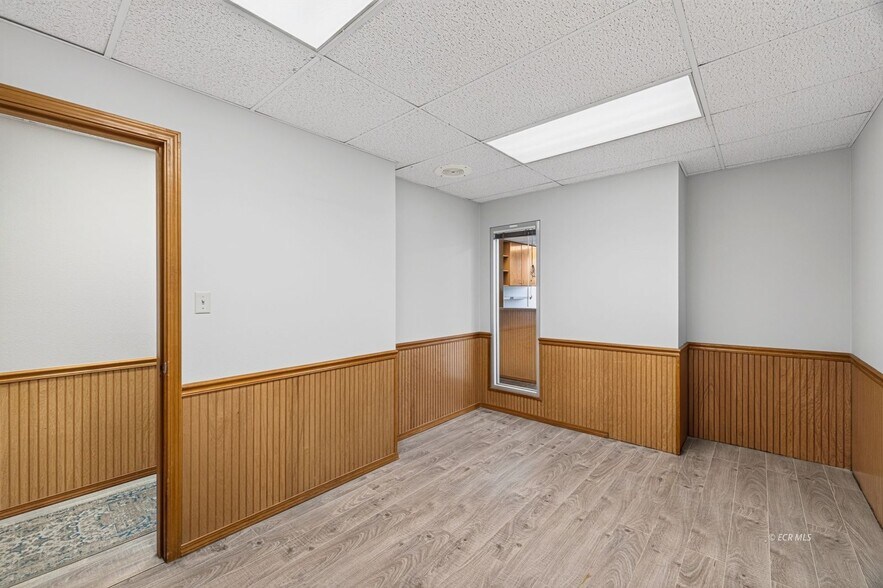 More Photos Of 975 5th St, Elko Office For Lease