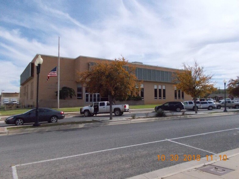 Primary Photo Of 501 S Main St, Big Spring Post Office For Lease