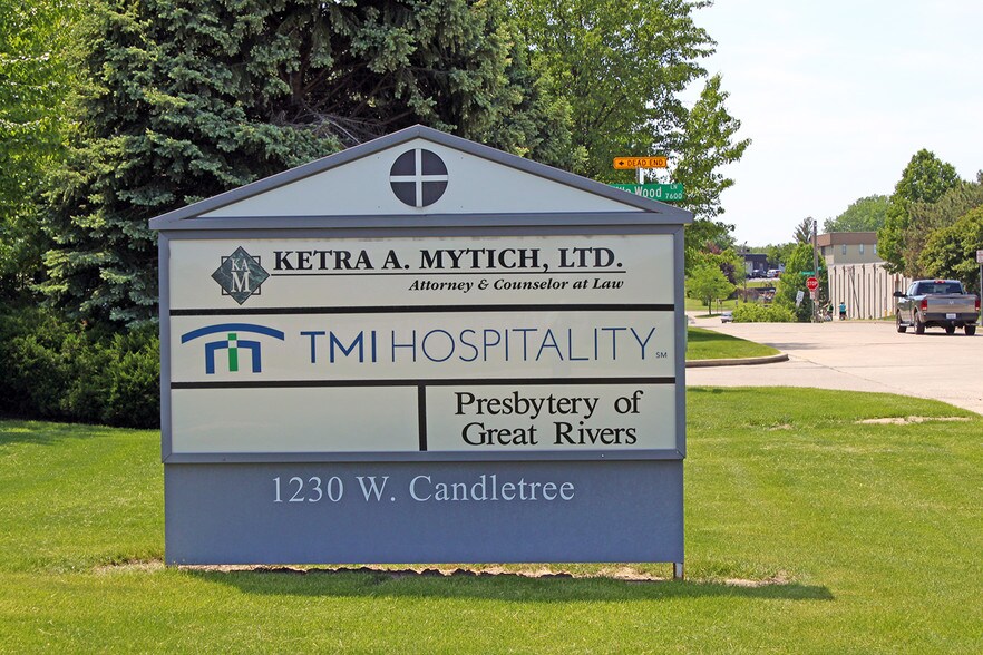 More Photos Of 1230 W Candletree Dr, Peoria Office For Lease