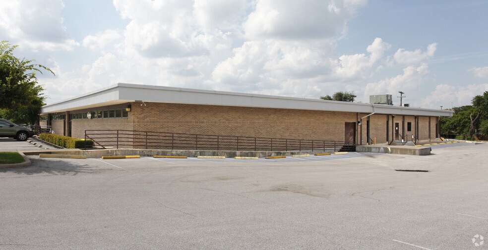 More Photos Of 2801 S Interstate 35 S, Austin Loft Creative Space For Lease