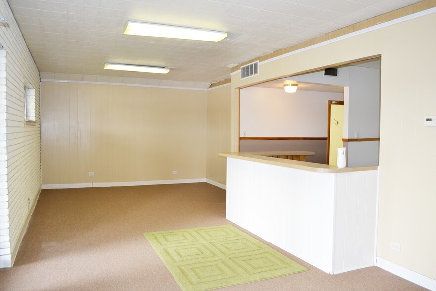 More Photos Of 200 N Carrier Pky, Grand Prairie Loft Creative Space For Lease